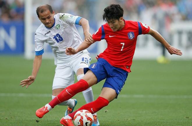 韩国队轻取英格兰队，王皓高光表现