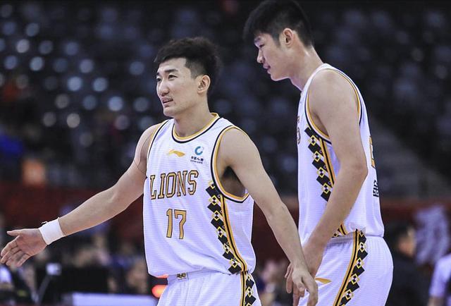 广州队力克新疆队，孙铭徽扛起全队