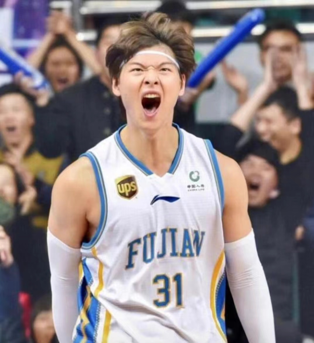 爵士翻盘辽宁队,王哲林点燃赛场 爵士翻盘辽宁队,王哲林点燃赛场