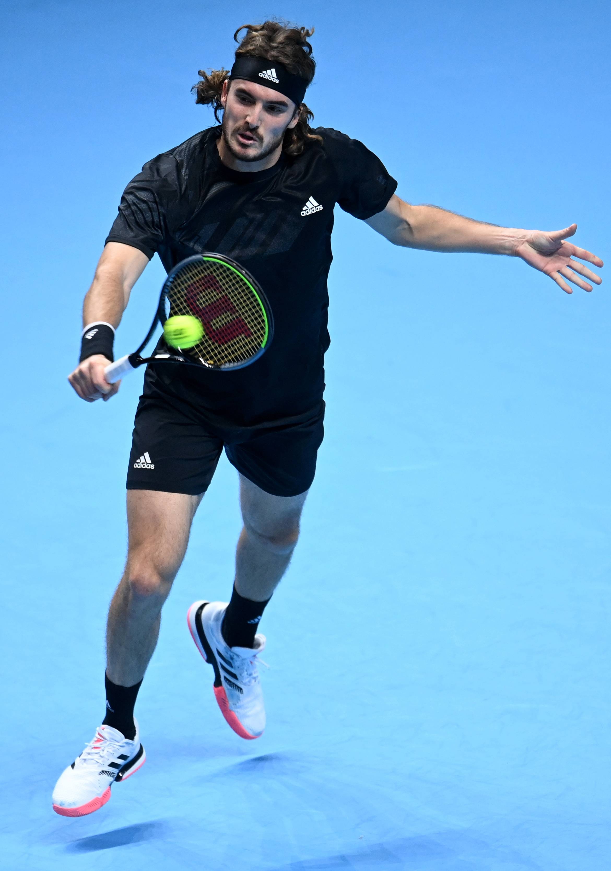 ATP总决赛逆转戴维斯杯,西西帕斯点燃赛场 ATP总决赛逆转戴维斯杯,西西帕斯点燃赛场