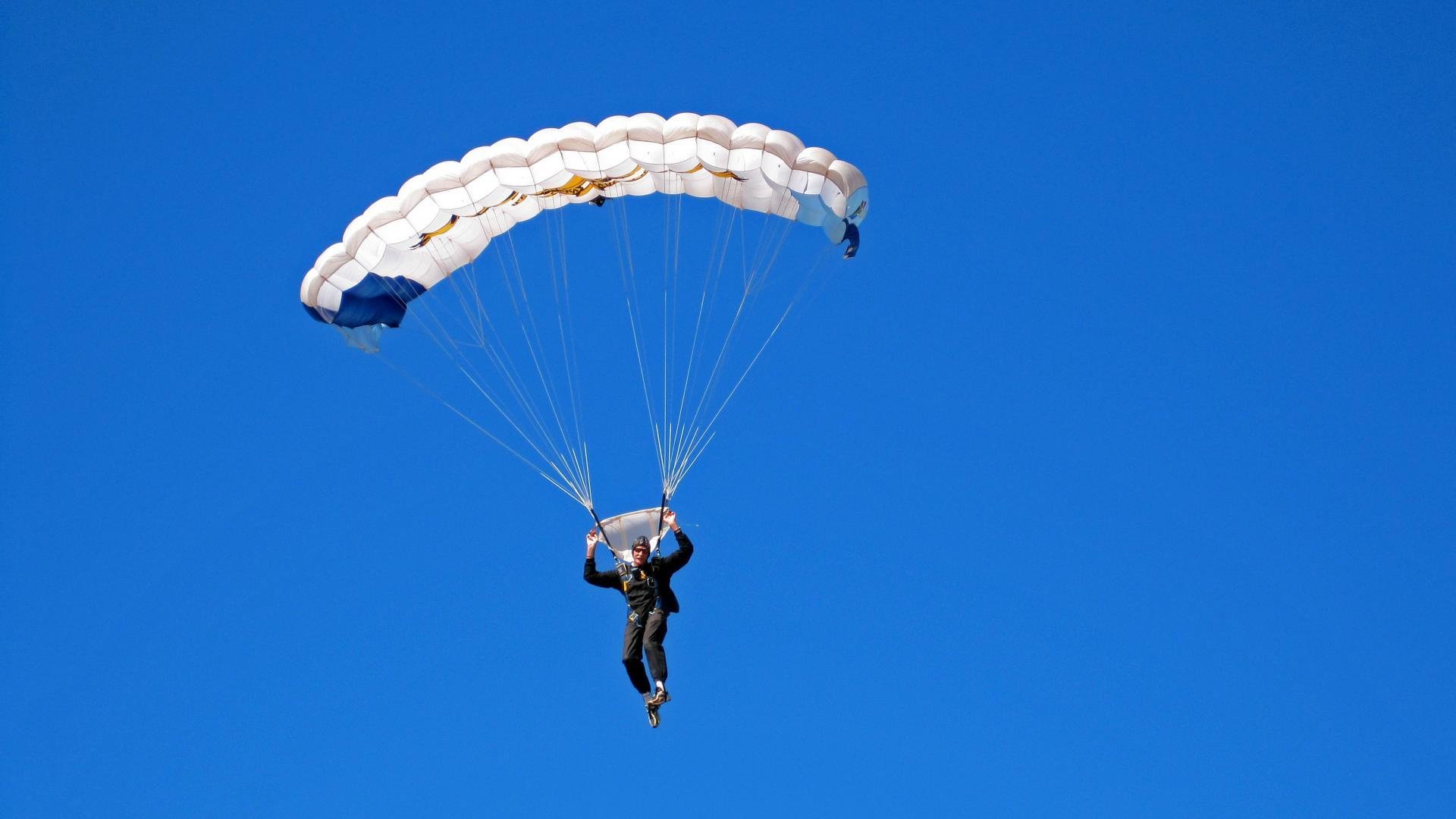 活塞对阵勇士,乔治彻底打爆防线,一场个人能力的极致演绎