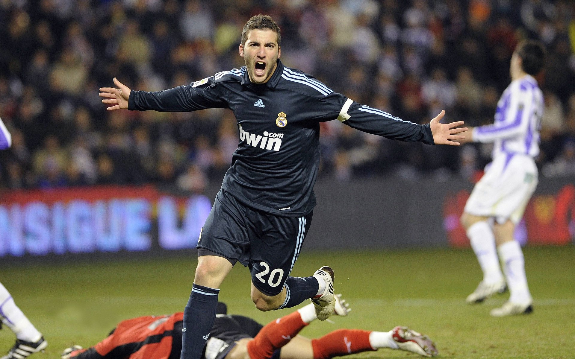 马赛完胜摩洛哥，凯恩惊艳四座，一场改写历史的足球盛宴